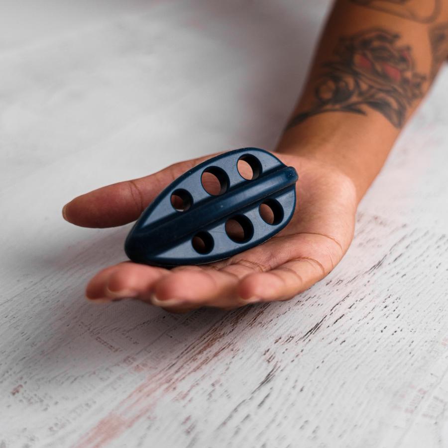 Pelvic floor strengthening tool - Femme Flexor 