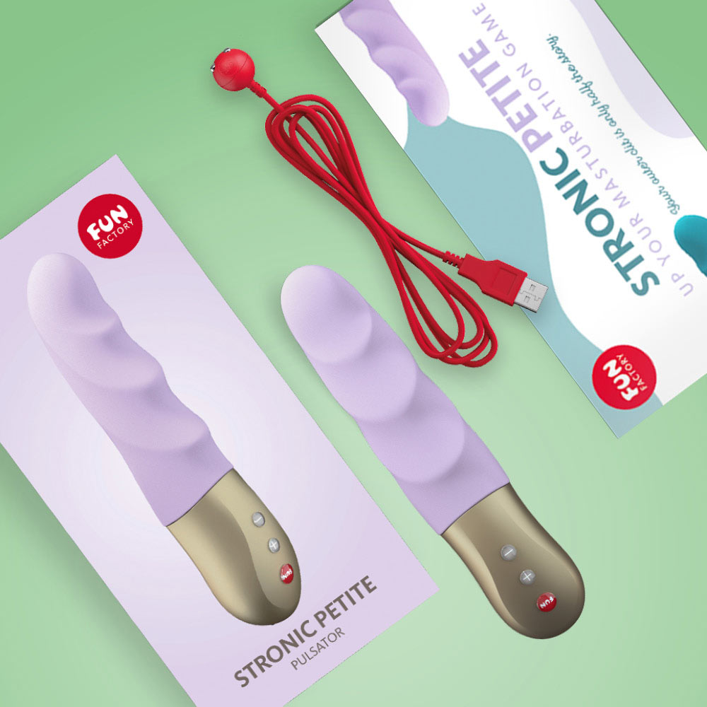 Stronic Petite - Lilas Stronic Petite clitoridien vibrator with ergonomic curves and silver control buttons, ouiboutique. - clitoridien, Hands free, magnetic, point g, Rythmic, vibrateur