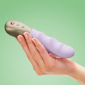 Stronic Petite - Lilas Stronic Petite clitoridien vibrator with ergonomic curves and silver control buttons, ouiboutique. - clitoridien, Hands free, magnetic, point g, Rythmic, vibrateur